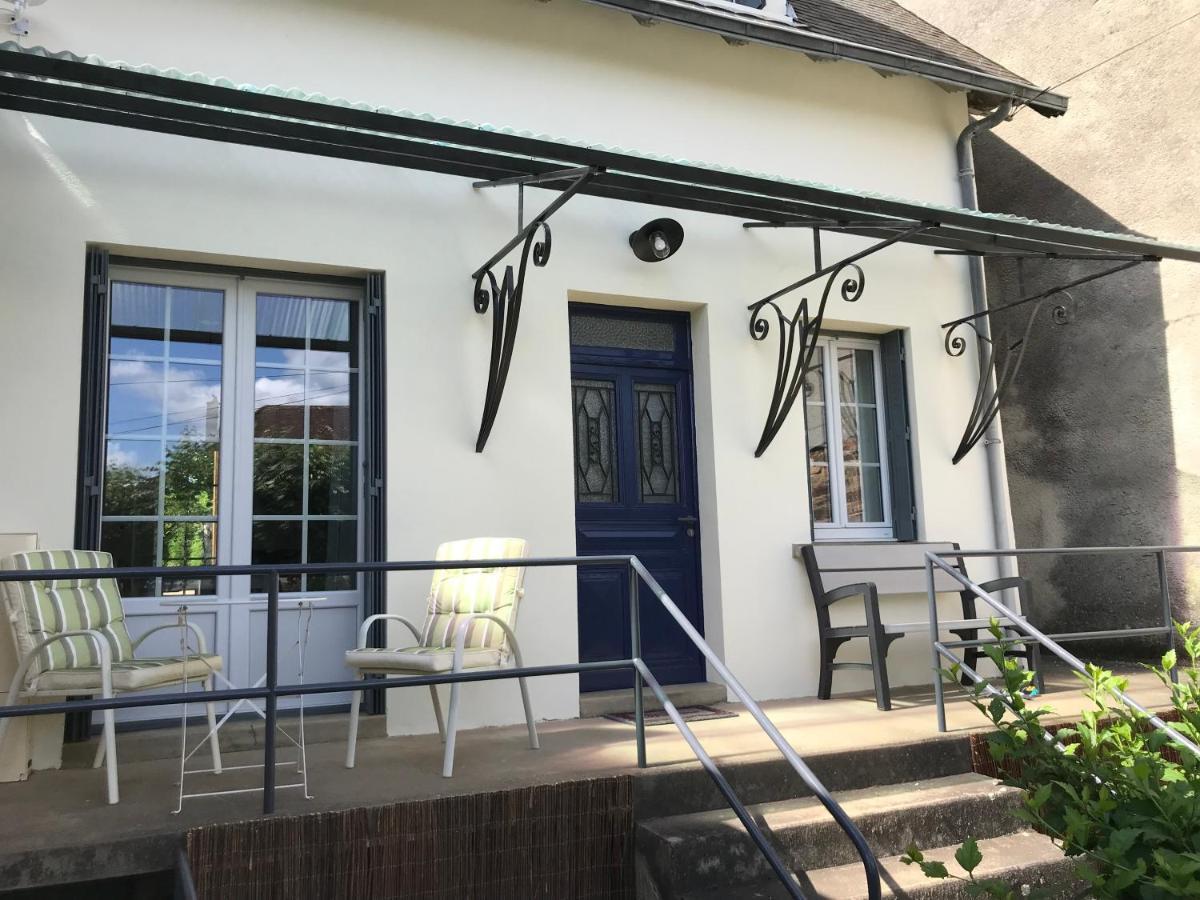 Town House Jumilhac-Le-Grand Villa Exterior photo