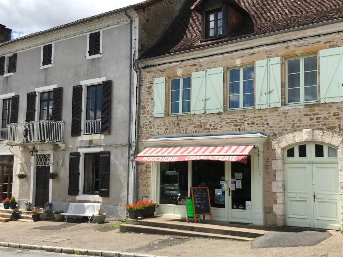 Town House Jumilhac-Le-Grand Villa Exterior photo